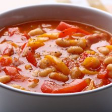 Суп с консервированной фасолью – вкусный обед для вегетарианцев и не только